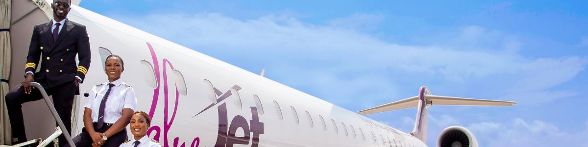 ValueJet pilots and cabin crew on the steps of a ValueJet aircraft